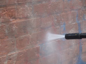 Rimozione graffiti 12 - Stevanato | Soluzioni per umidità e infiltrazioni